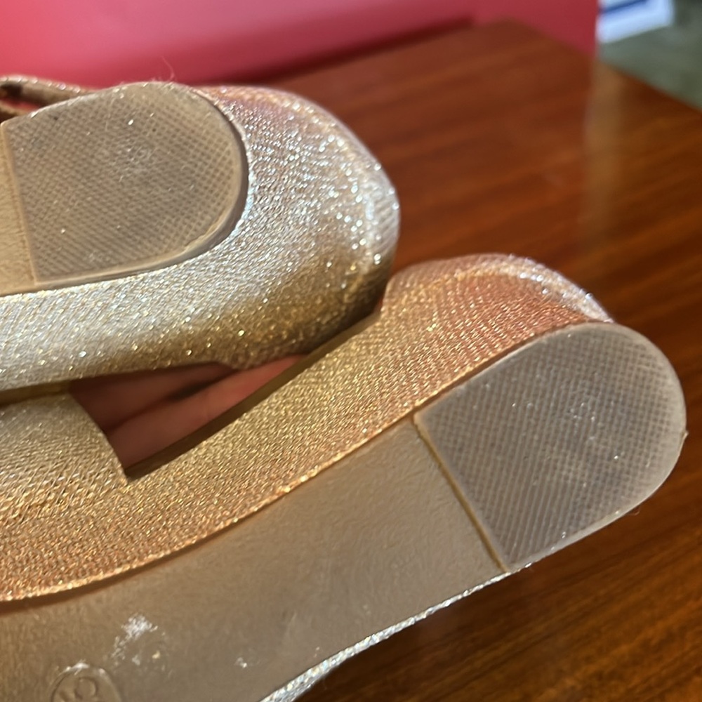 Like new Dream Paris gold sparkling Strappy sandals - Picture 13 of 16
